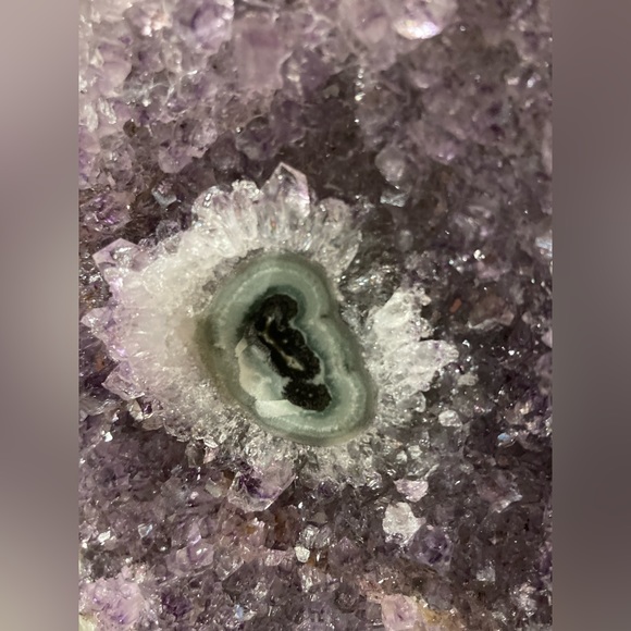 Amethyst Stone with agate eye. - Picture 4 of 5